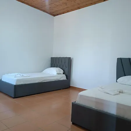 Brankolari Hostel Polisi i Vogel