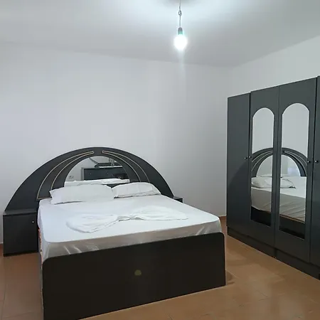 Hostel Brankolari Polisi i Vogel